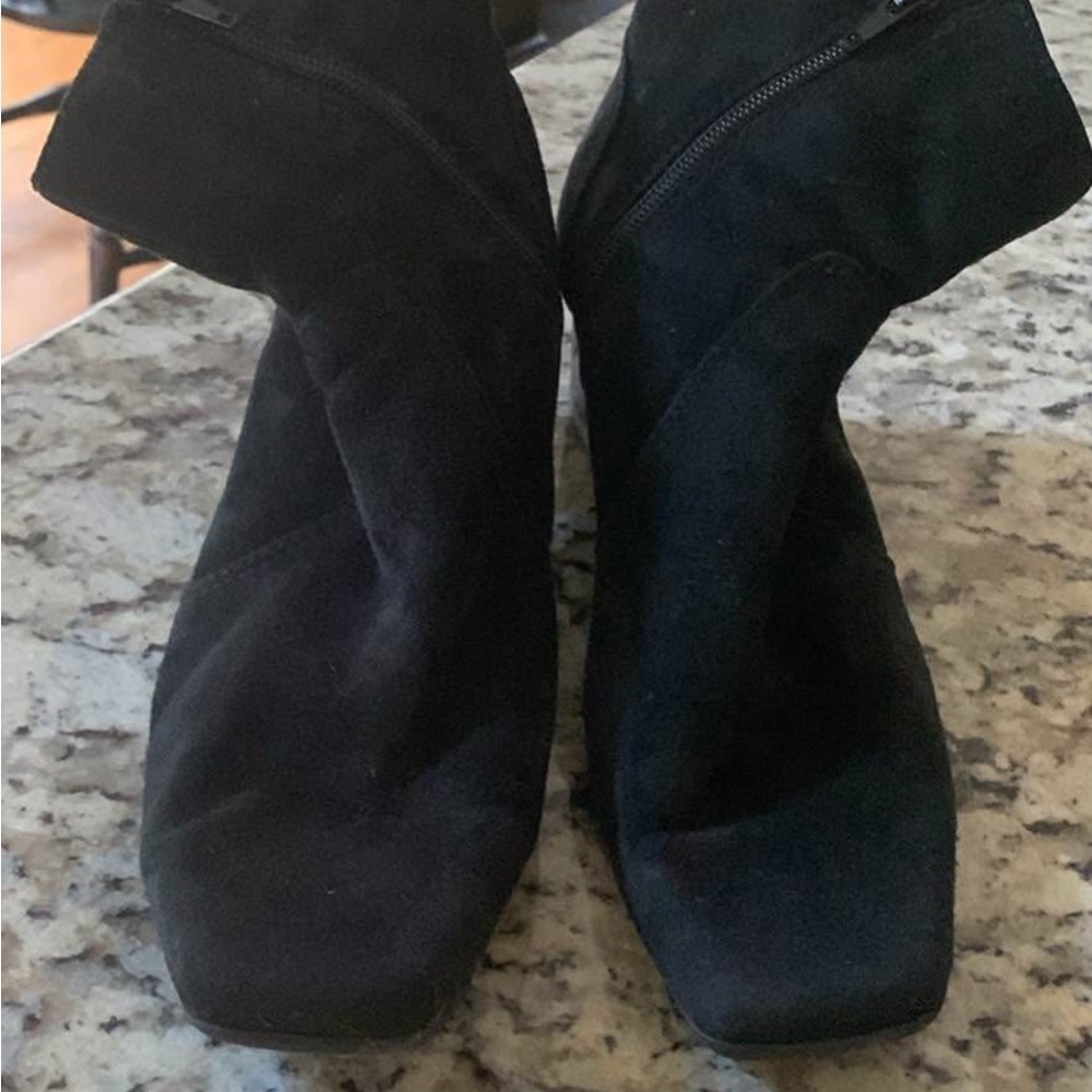 Elegant Black Suede Women's Ankle Boots